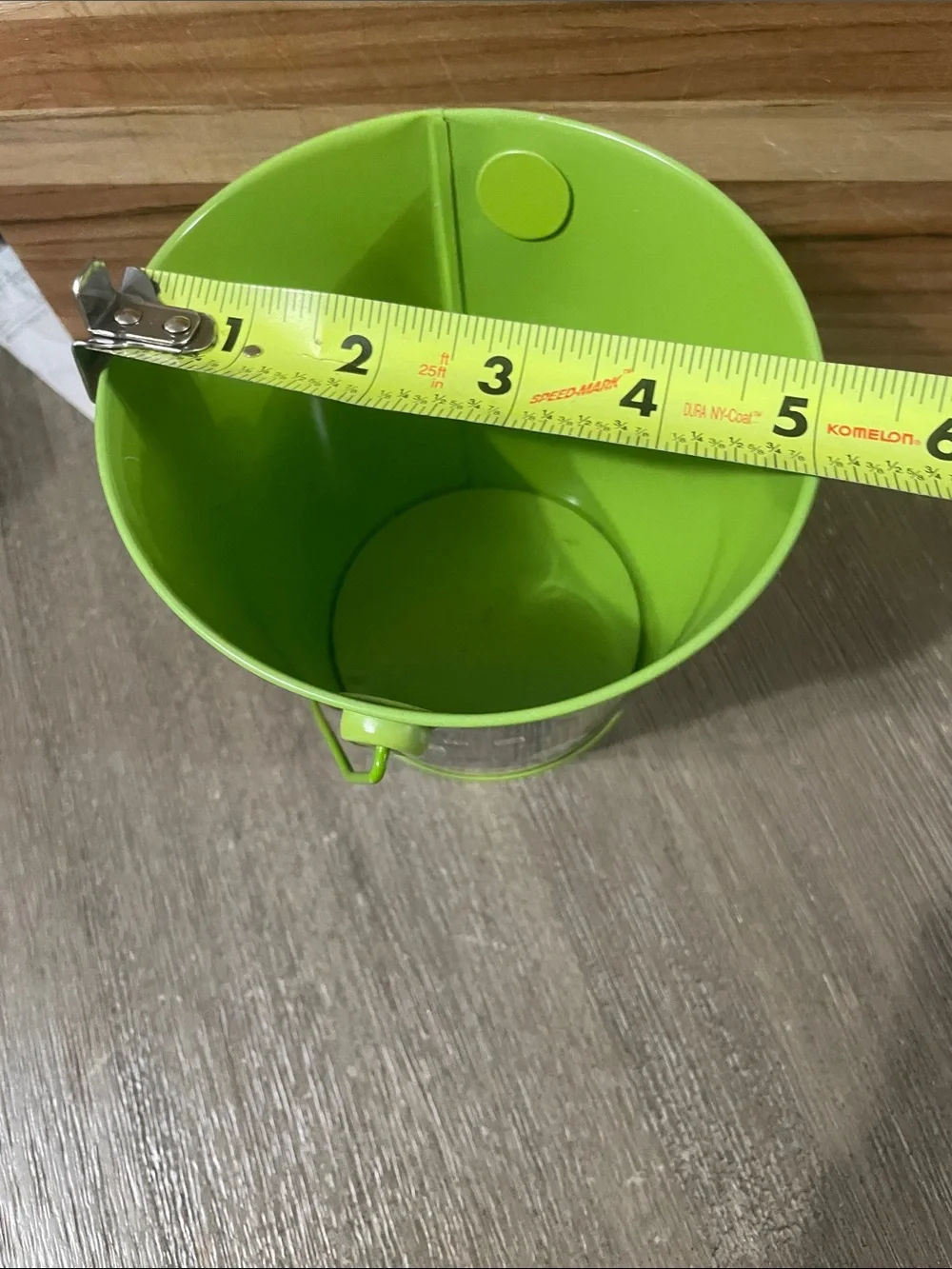 No festive green